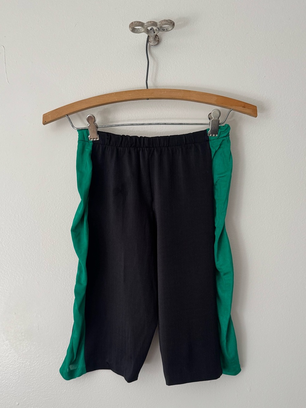 Vintage Made in USA 80s/ 90s Black and Green Bike Short.
